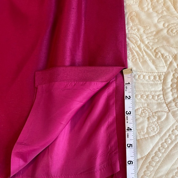 Susan Ives Pencil Skirt fully lined,  w/side slit - Picture 5 of 10